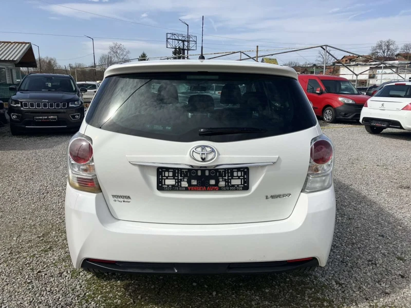 Toyota Verso 1.6 D-4D 7-места, снимка 5 - Автомобили и джипове - 49531127