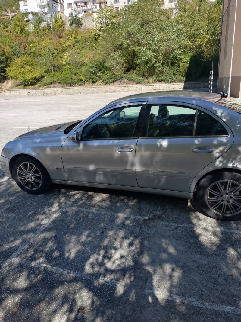 Mercedes-Benz E 320, снимка 4 - Автомобили и джипове - 52683075