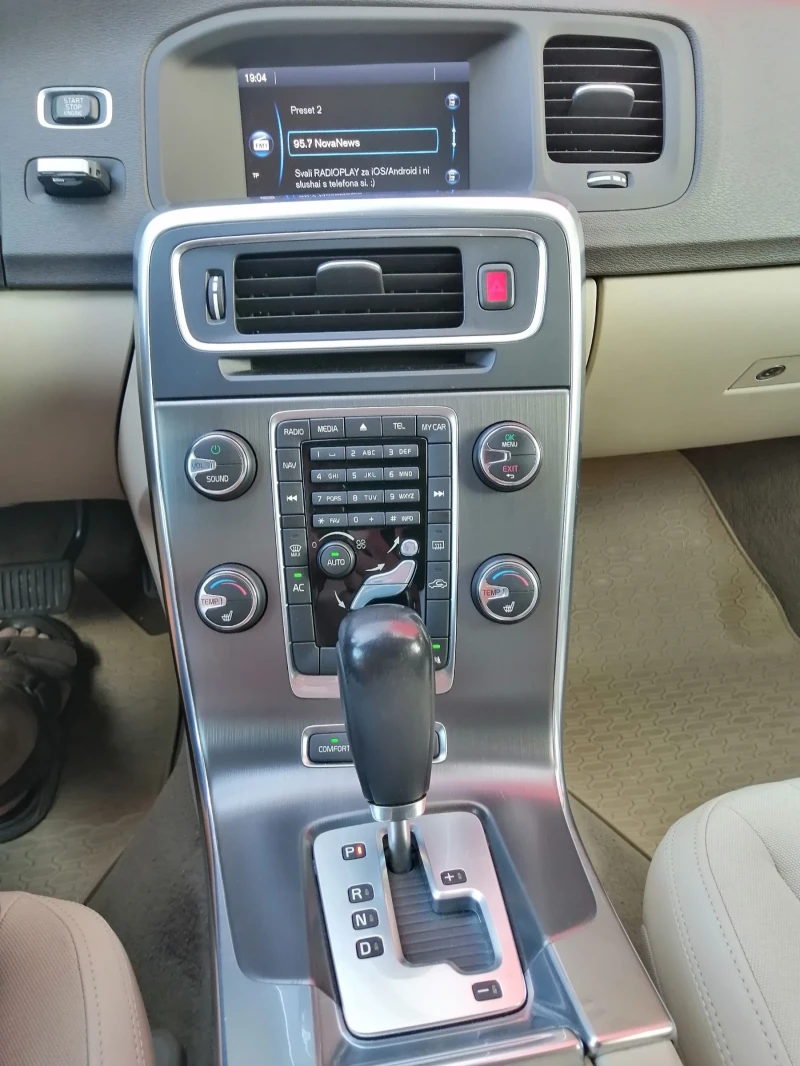 Volvo S60 2.0Т, 203кс, Бензин, Автоматик, снимка 10 - Автомобили и джипове - 51117087