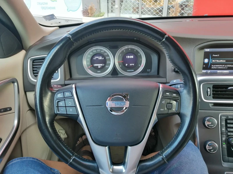 Volvo S60 2.0Т, 203кс, Бензин, Автоматик, снимка 8 - Автомобили и джипове - 51117087