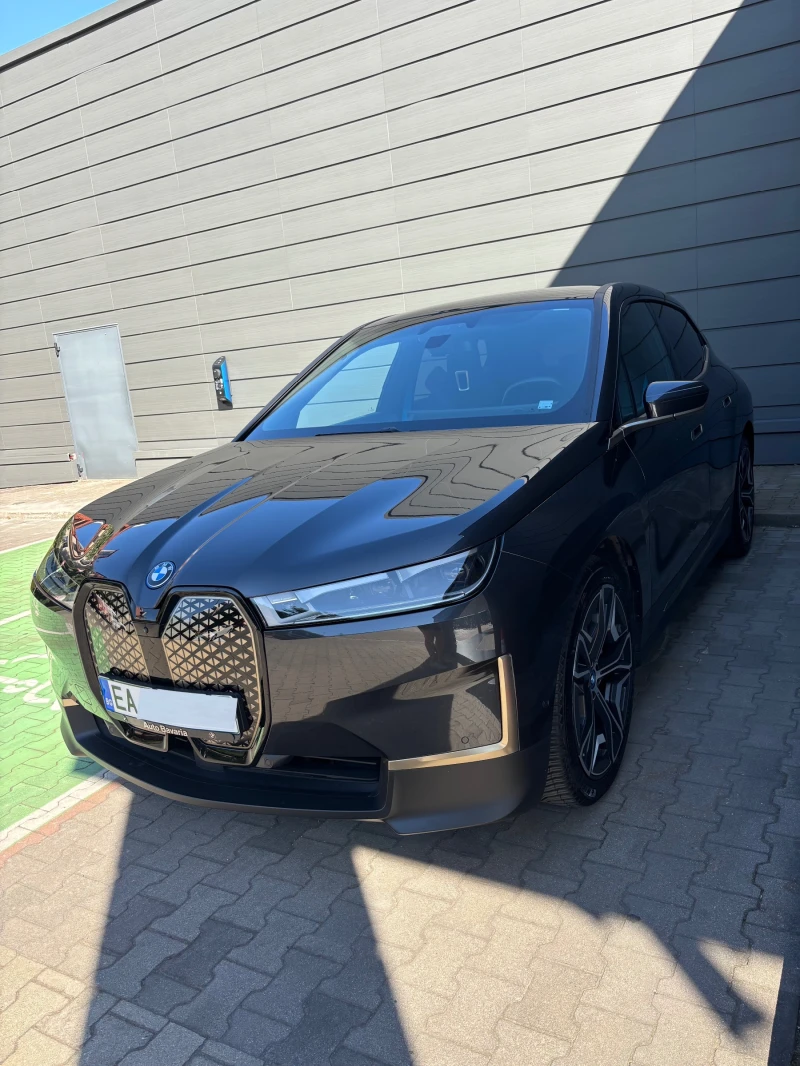 BMW iX xDrive 40, снимка 2 - Автомобили и джипове - 52815724