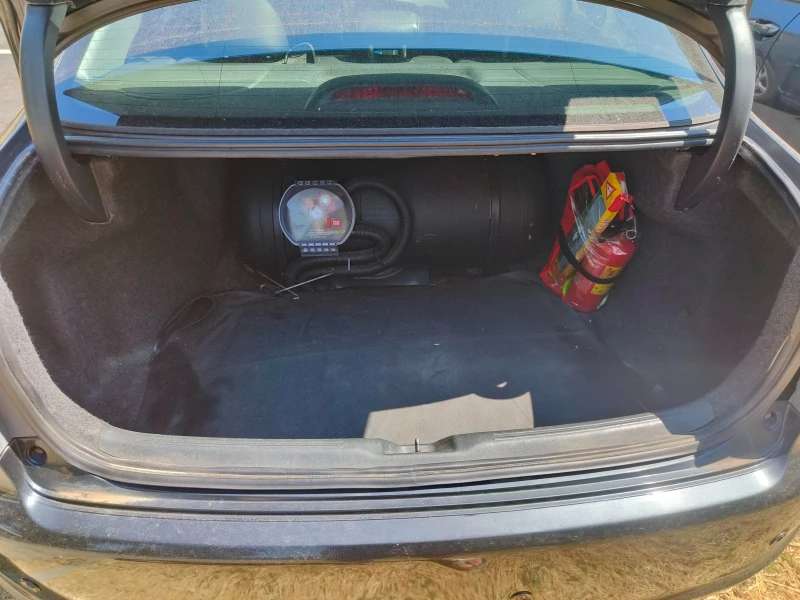 Honda Accord 2.4 Executive, снимка 11 - Автомобили и джипове - 52298909