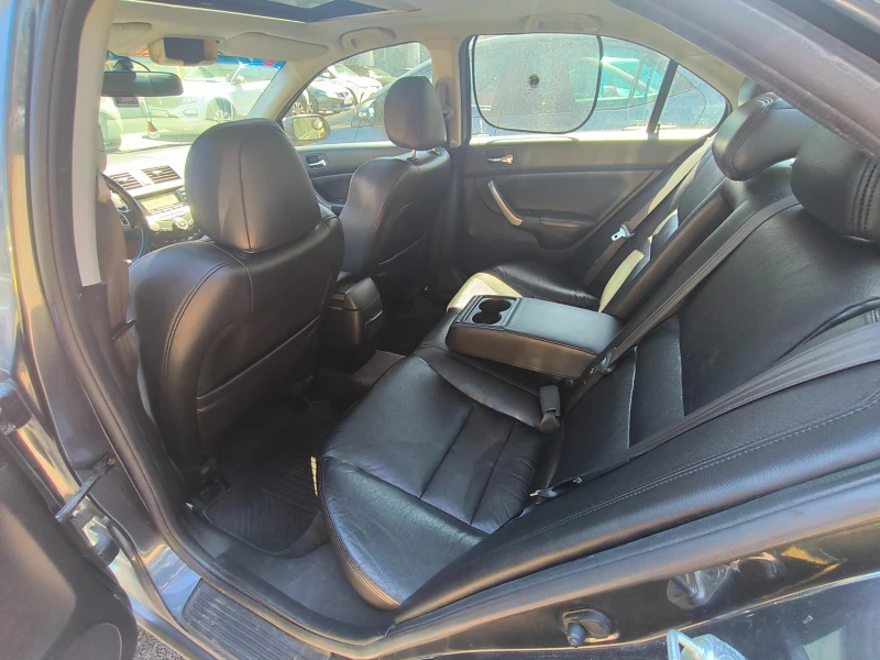 Honda Accord 2.4 Executive, снимка 10 - Автомобили и джипове - 52298909