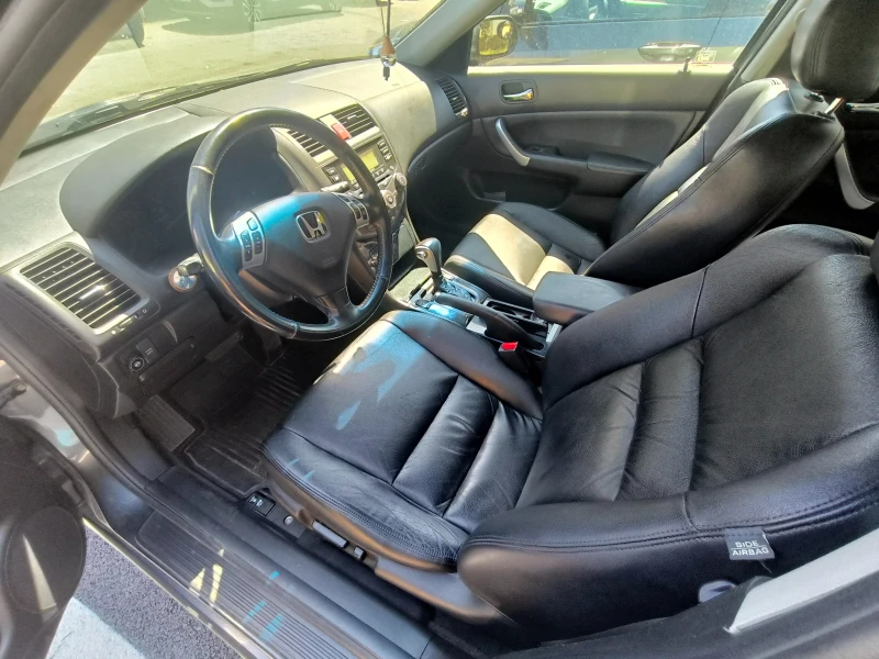 Honda Accord 2.4 Executive, снимка 7 - Автомобили и джипове - 52298909