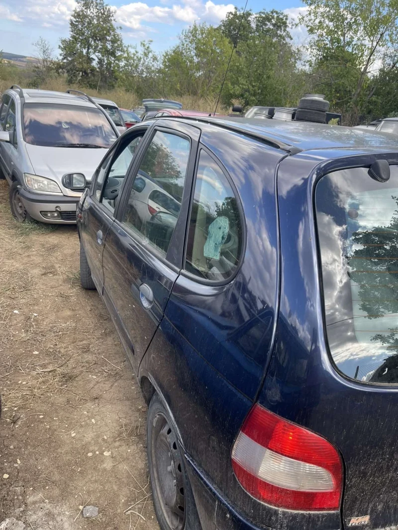 Renault Megane 1.4B, снимка 3 - Автомобили и джипове - 51579112