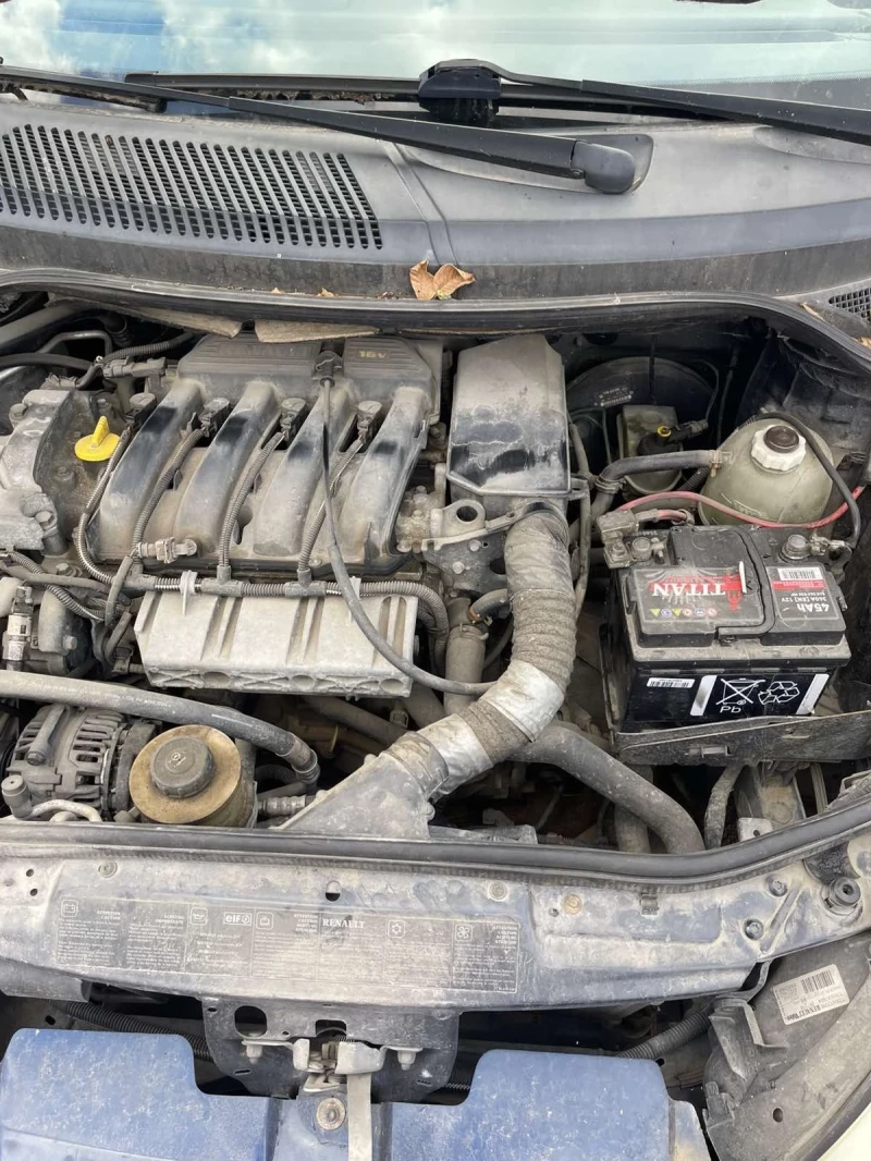 Renault Megane 1.4B, снимка 8 - Автомобили и джипове - 51579112