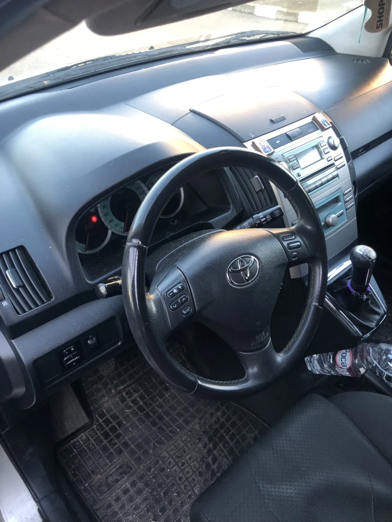 Toyota Corolla verso D4D, снимка 7 - Автомобили и джипове - 52697966