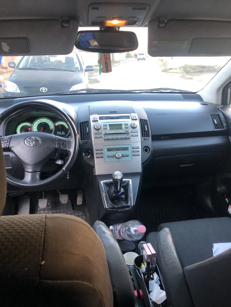 Toyota Corolla verso D4D, снимка 3 - Автомобили и джипове - 52697966