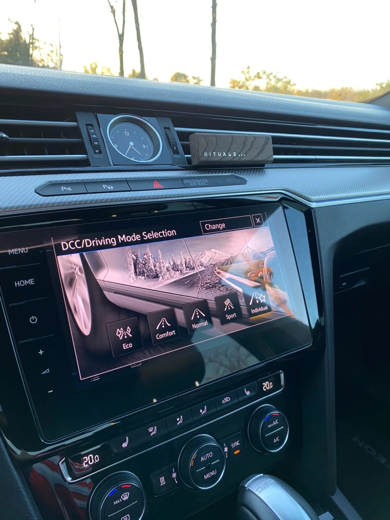 VW Arteon 2.0 BiTDI R-Line 4-motion, снимка 15 - Автомобили и джипове - 52311907