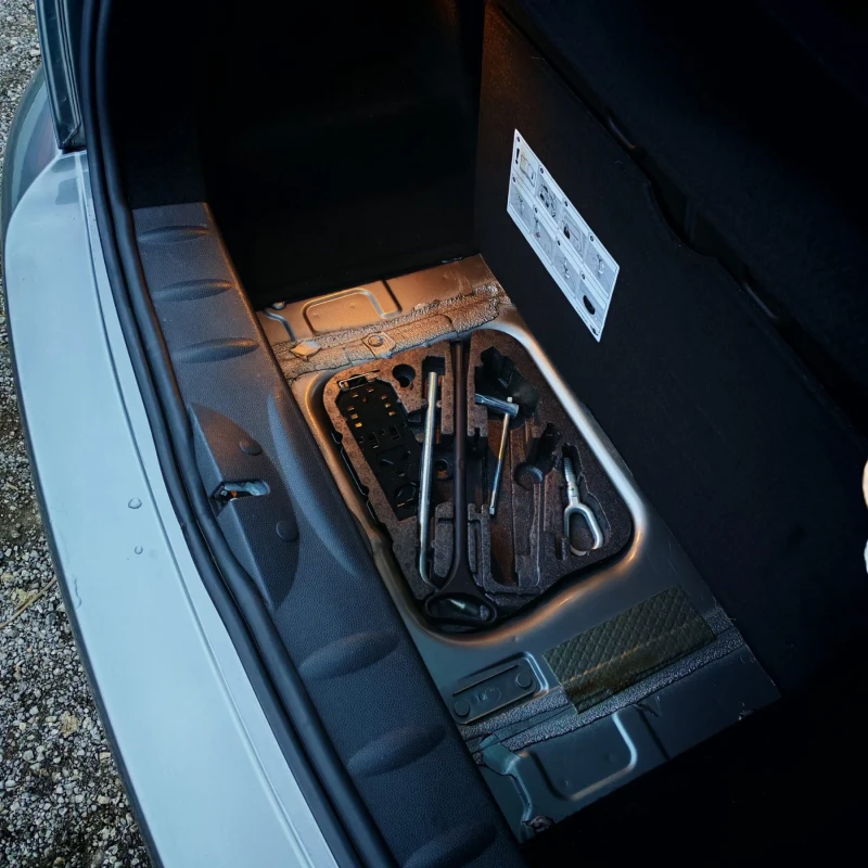 Mini One 2010 109.000км, 1.4i 6 скорости, СЕРВИЗНА ИСТОРИЯ, снимка 16 - Автомобили и джипове - 52382908