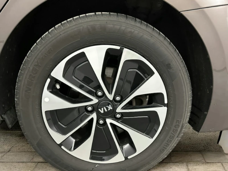 Kia Ceed 1.6 Plug-in Hybrid Vision, от дилър с История, снимка 11 - Автомобили и джипове - 53196872