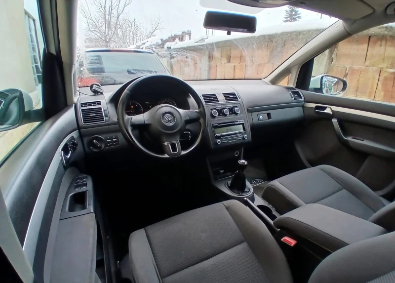 VW Touran 1.6TDI ТОП!!!, снимка 14 - Автомобили и джипове - 53388279