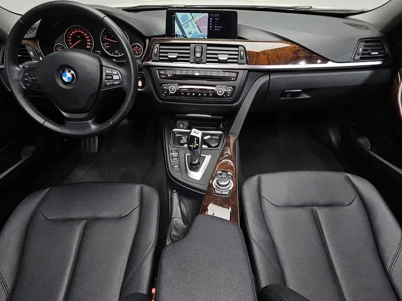 BMW 320 d xDrive, снимка 7 - Автомобили и джипове - 55142547
