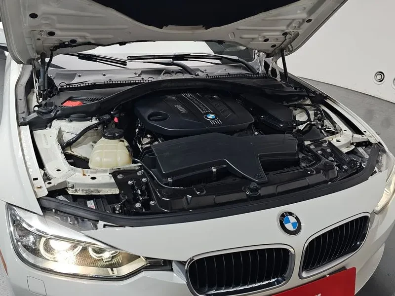 BMW 320 d xDrive, снимка 6 - Автомобили и джипове - 55142547