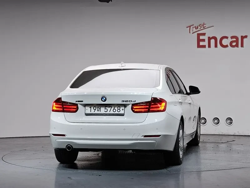 BMW 320 d xDrive, снимка 4 - Автомобили и джипове - 55142547