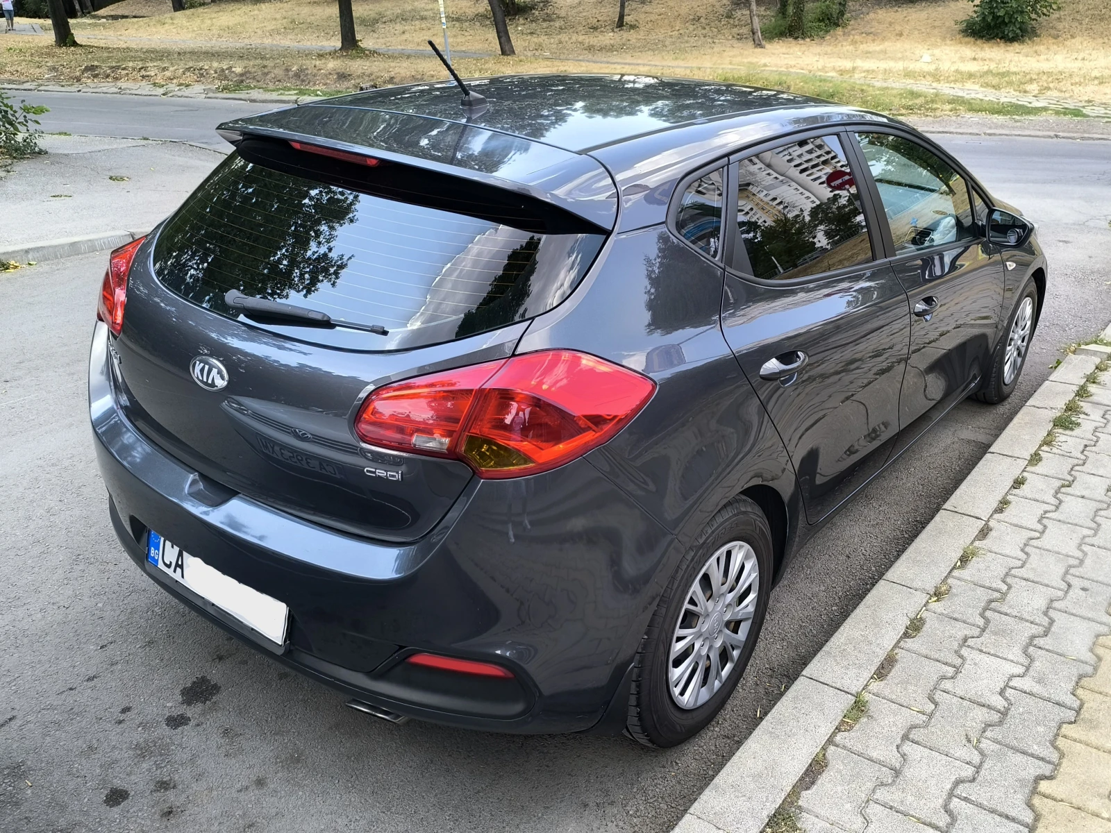 Kia Ceed 1.4 CRDI / EURO5B / 6 СКОРОСТИ - изображение 4