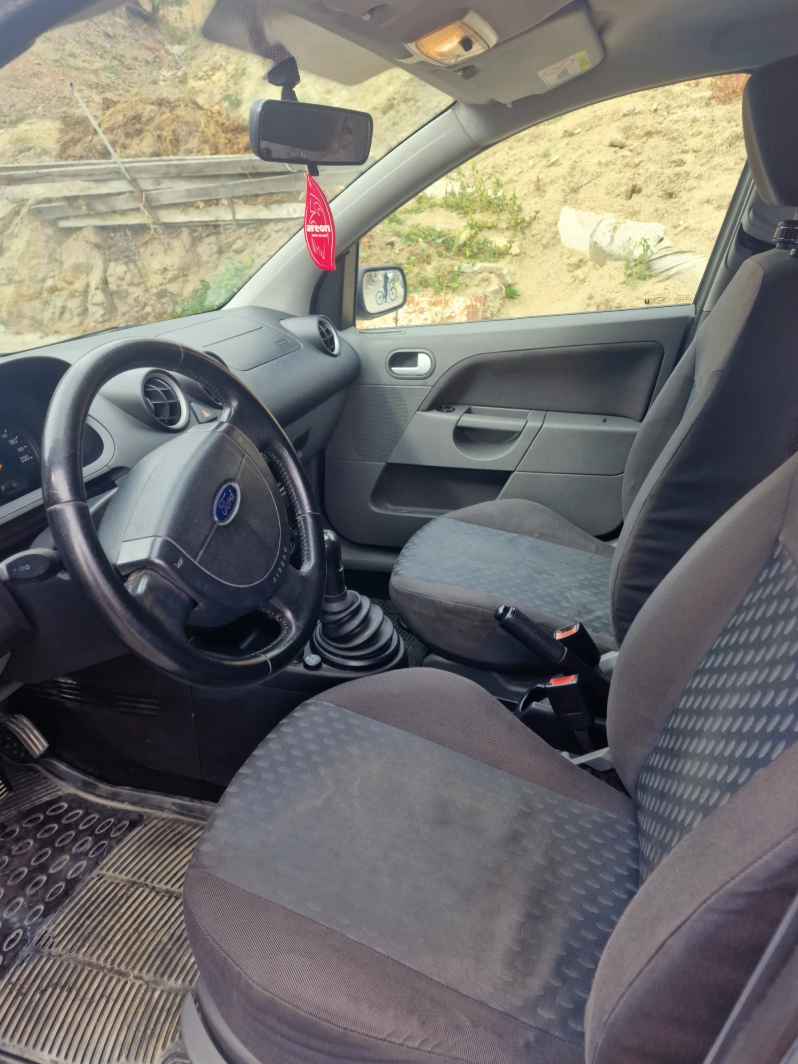 Ford Fiesta  - изображение 7
