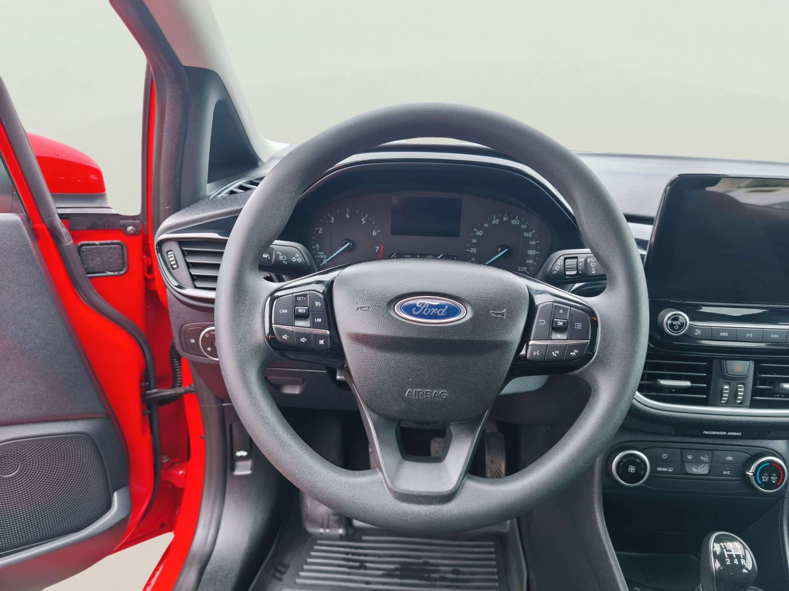 Ford Fiesta 1.1 Duratec - изображение 10