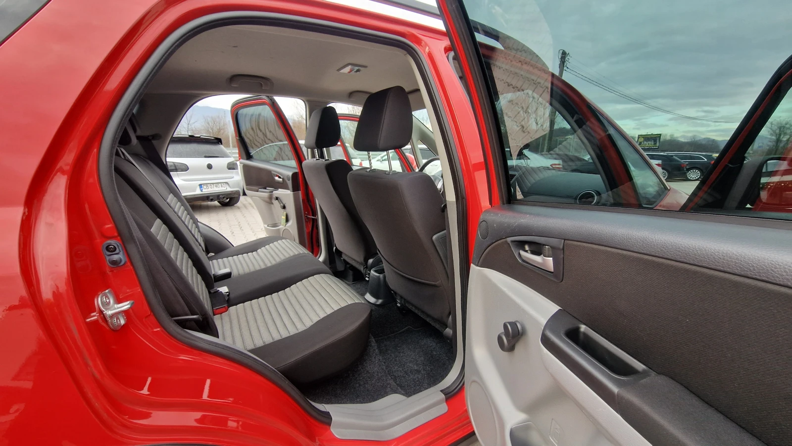 Suzuki SX4 44  | Mobile.bg   12
