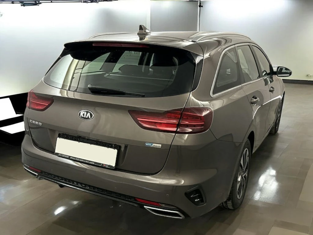 Kia Ceed 1.6 Plug-in Hybrid Vision, от дилър с История - изображение 3
