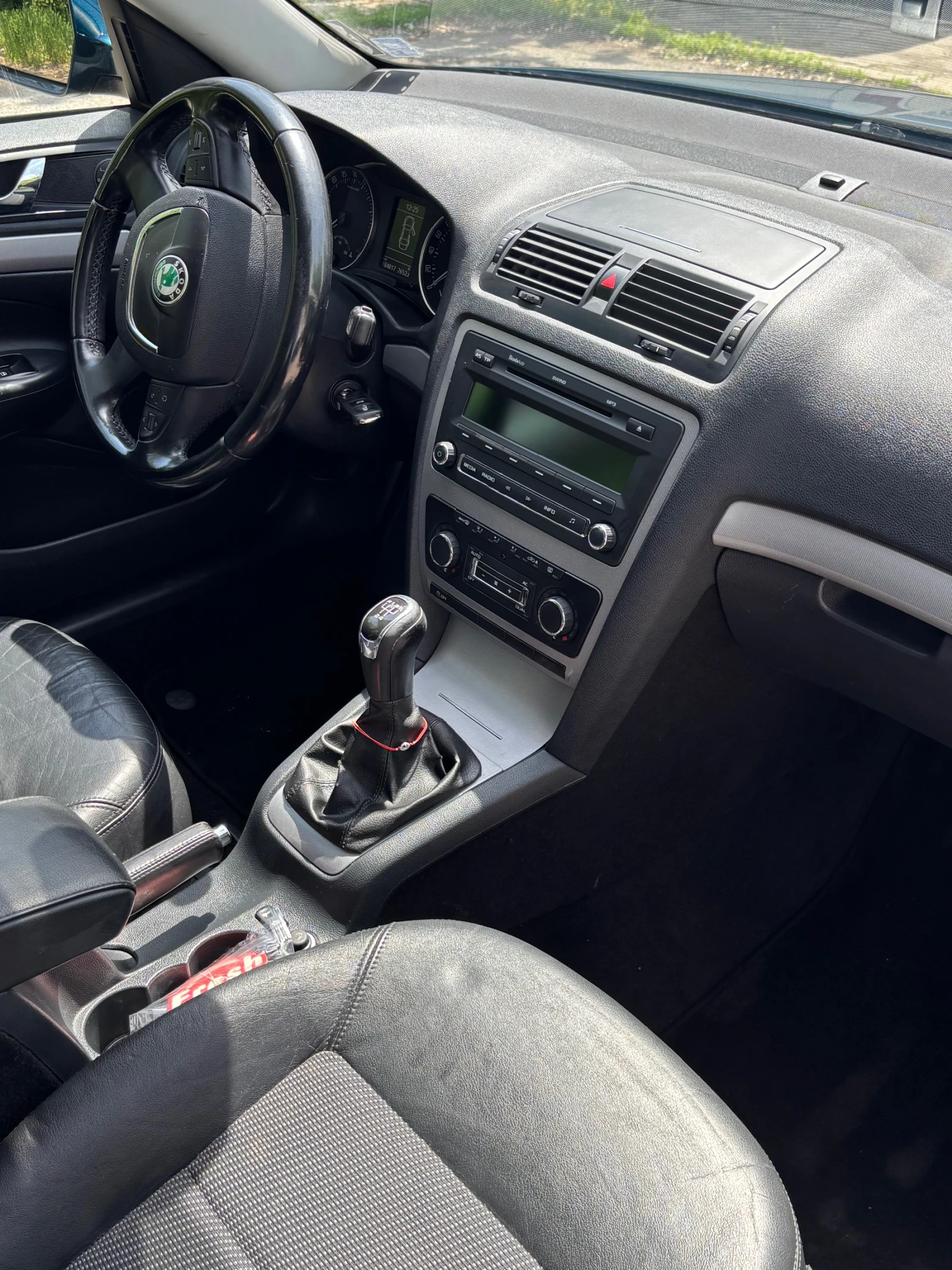 Skoda Octavia 1.6 , снимка 5 - Автомобили и джипове - 53921594