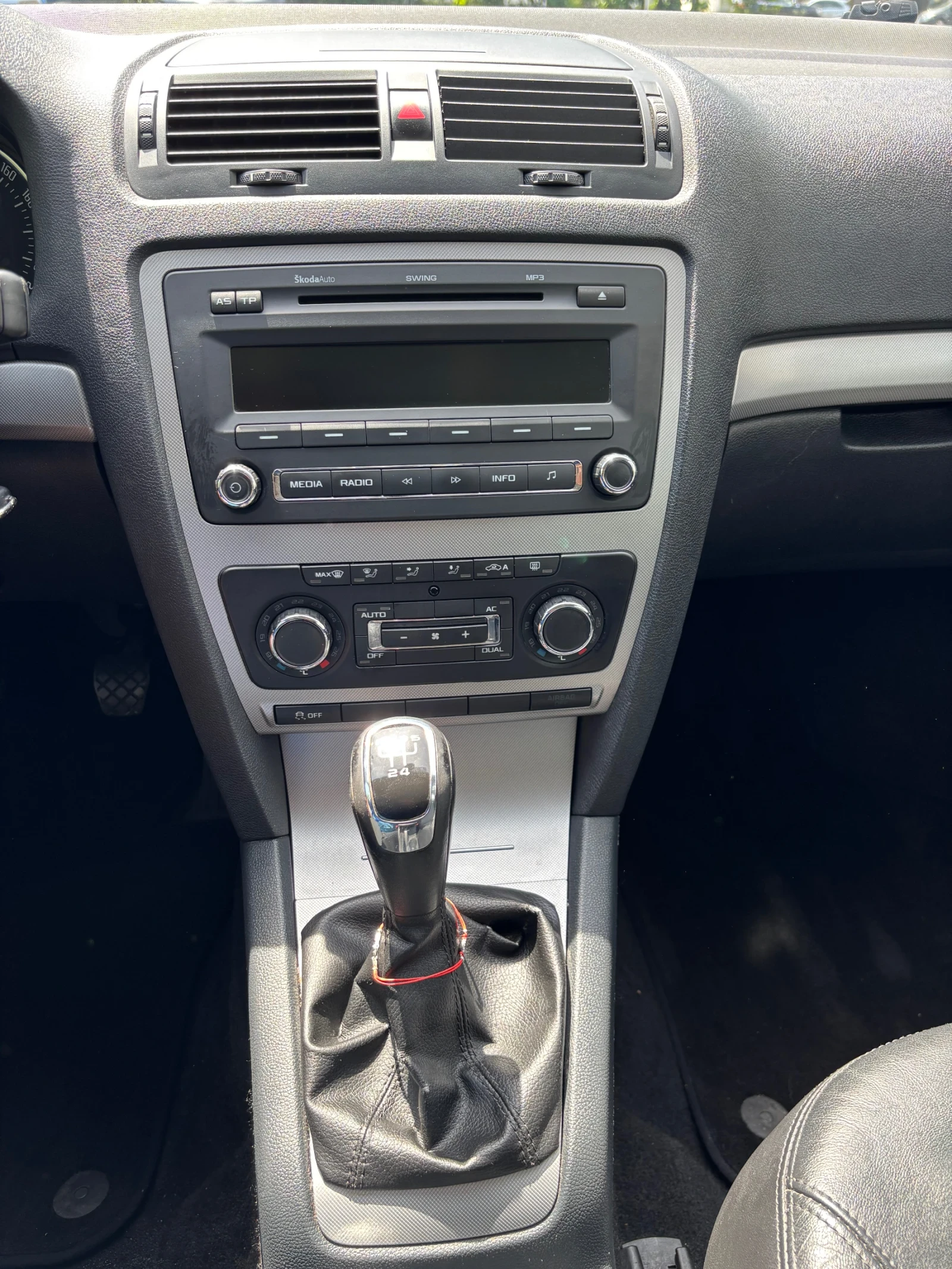 Skoda Octavia 1.6 , снимка 11 - Автомобили и джипове - 53921594