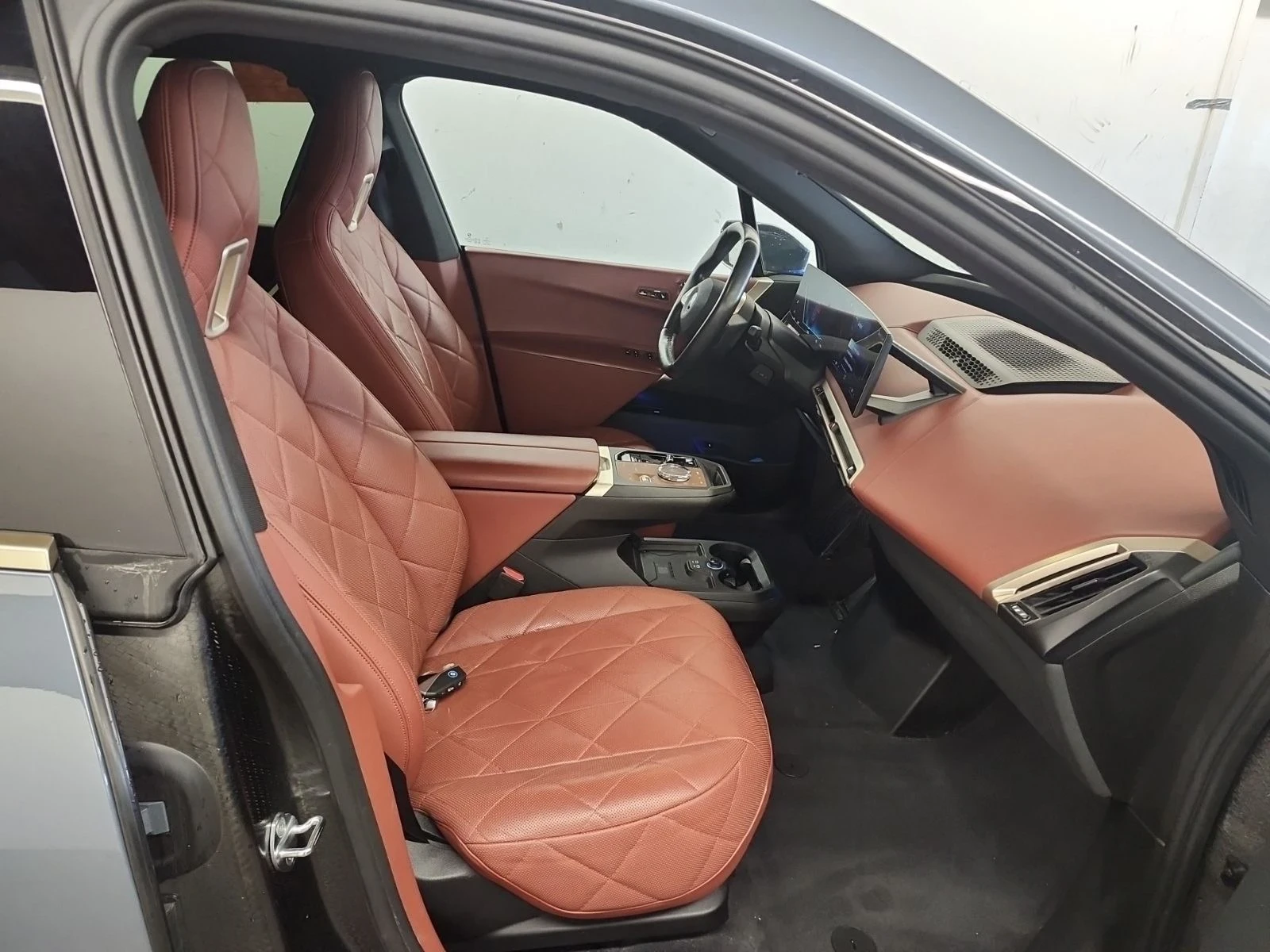 BMW iX xDrive50 | LASER| 360 | HARMAN KARDON| SKY LOUNGE, снимка 14 - Автомобили и джипове - 54225014