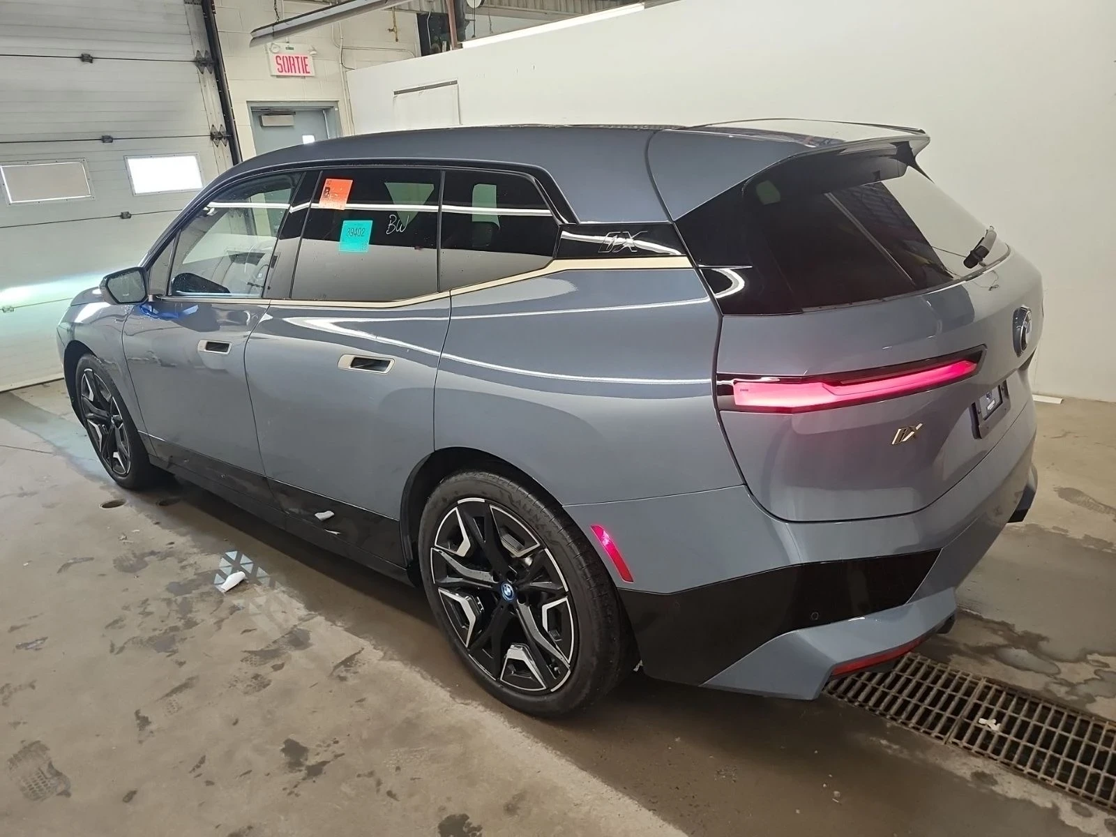 BMW iX xDrive50 | LASER| 360 | HARMAN KARDON| SKY LOUNGE, снимка 6 - Автомобили и джипове - 54225014