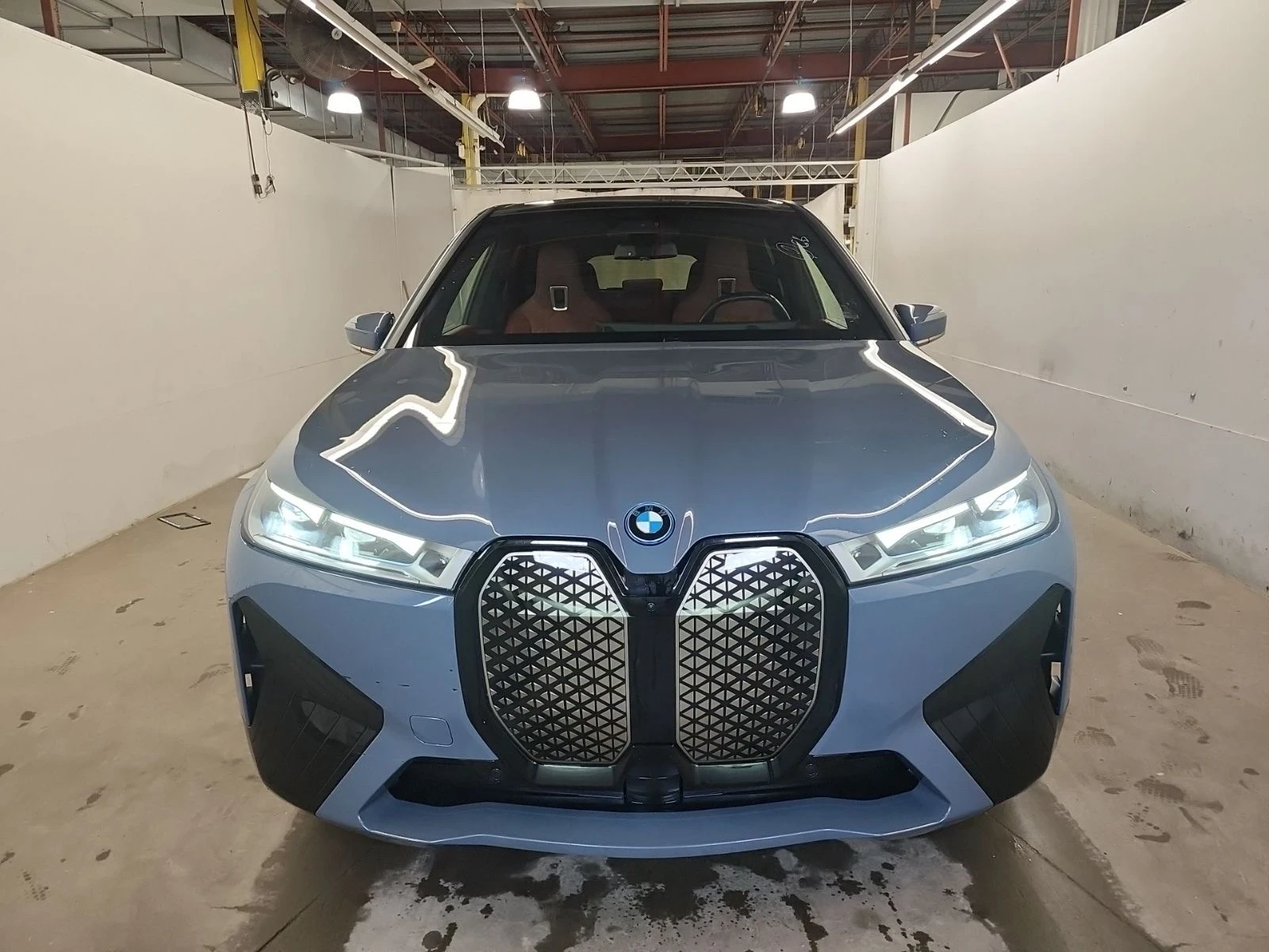 BMW iX xDrive50 | LASER| 360 | HARMAN KARDON| SKY LOUNGE, снимка 2 - Автомобили и джипове - 54225014