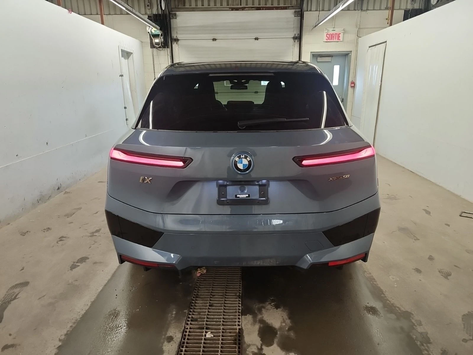 BMW iX xDrive50 | LASER| 360 | HARMAN KARDON| SKY LOUNGE, снимка 5 - Автомобили и джипове - 54225014