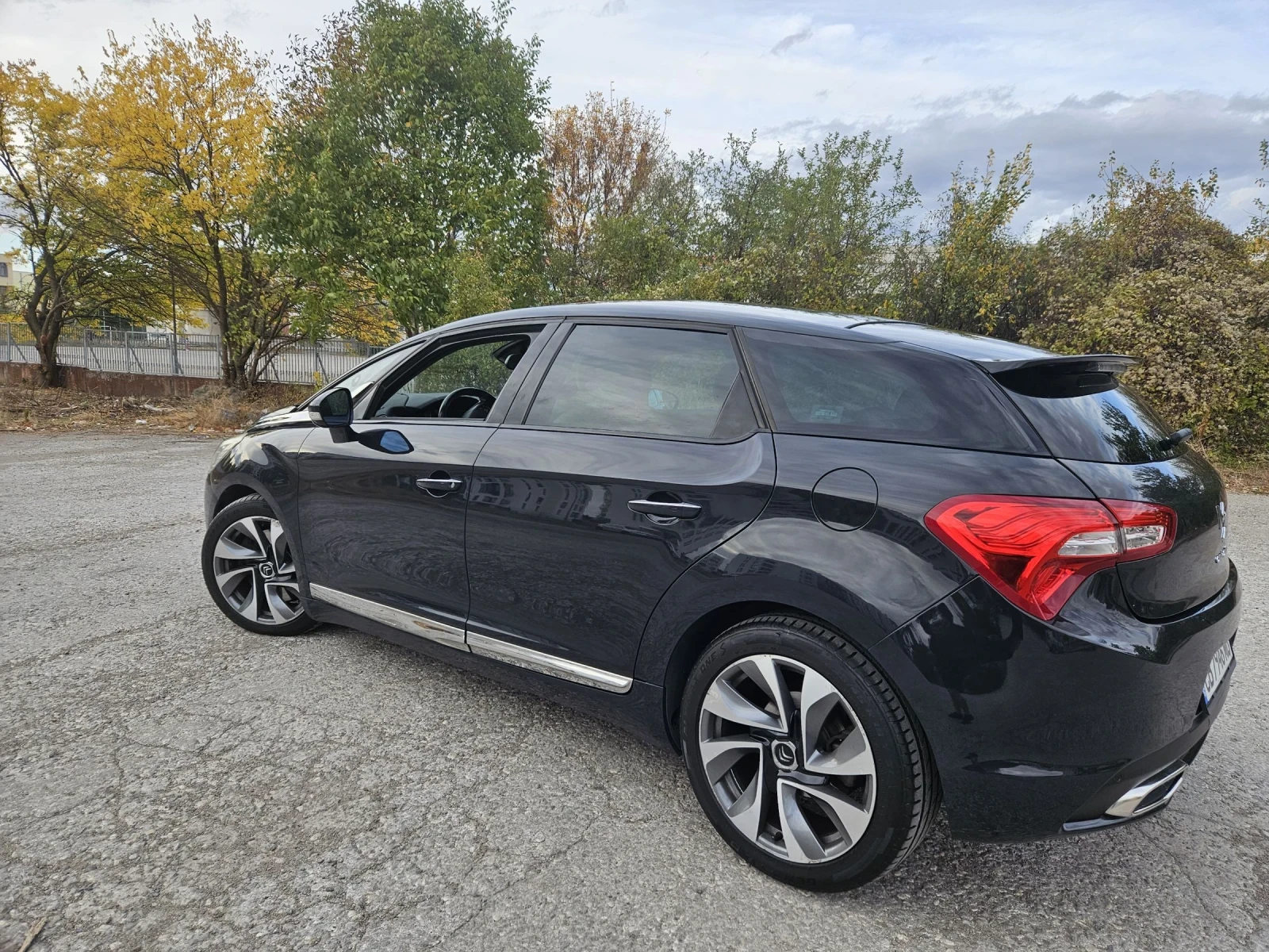 DS DS 5, снимка 11 - Автомобили и джипове - 54299491