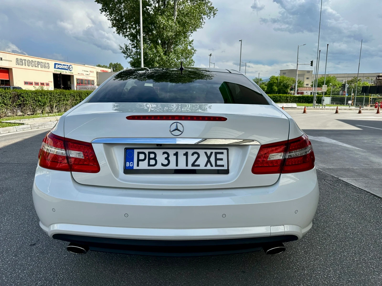 Mercedes-Benz E 350 ///AMG /// PANO /// , снимка 4 - Автомобили и джипове - 54528447