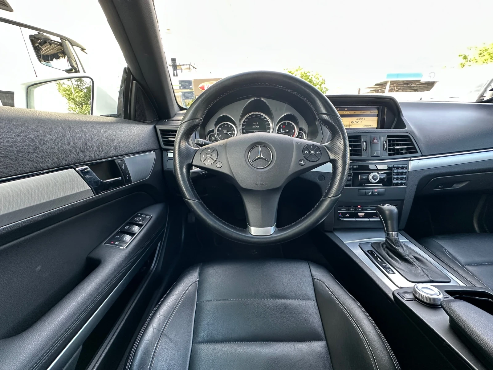 Mercedes-Benz E 350 ///AMG /// PANO /// , снимка 12 - Автомобили и джипове - 54528447