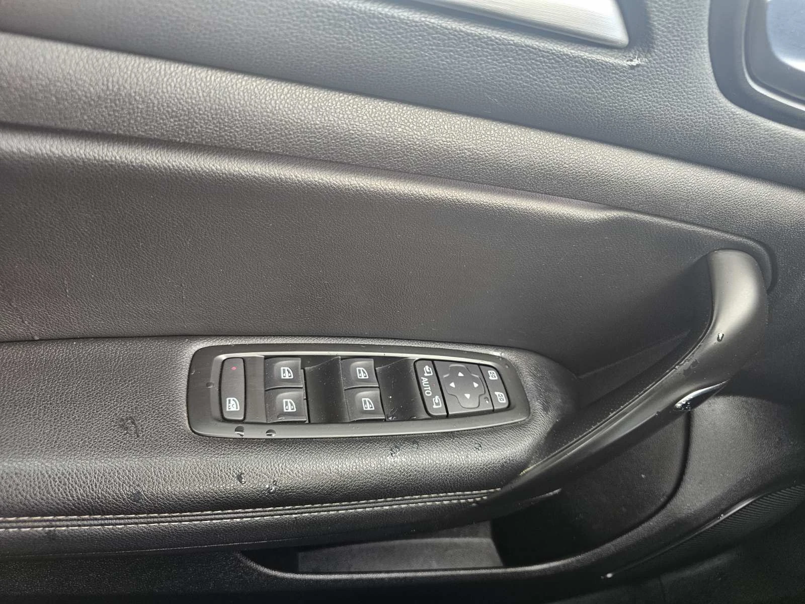 Renault Megane 1.3 TCe 140 EDC, снимка 12 - Автомобили и джипове - 54687784