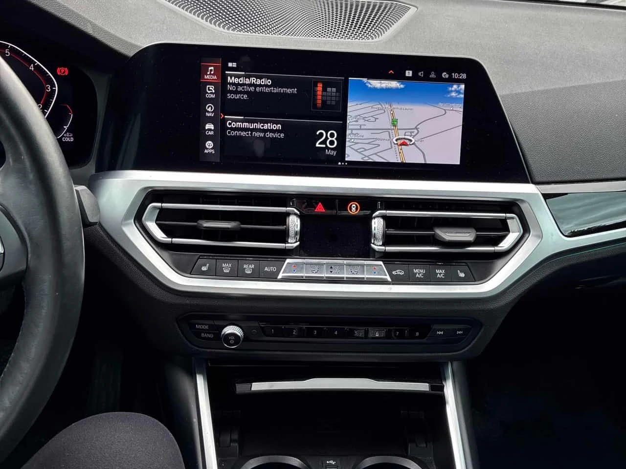 BMW 330 XDRIVE* ГЛАВНО ПРЕДСТАВИТЕЛСТВО НА VOLKSWAGEN* , снимка 9 - Автомобили и джипове - 54703210