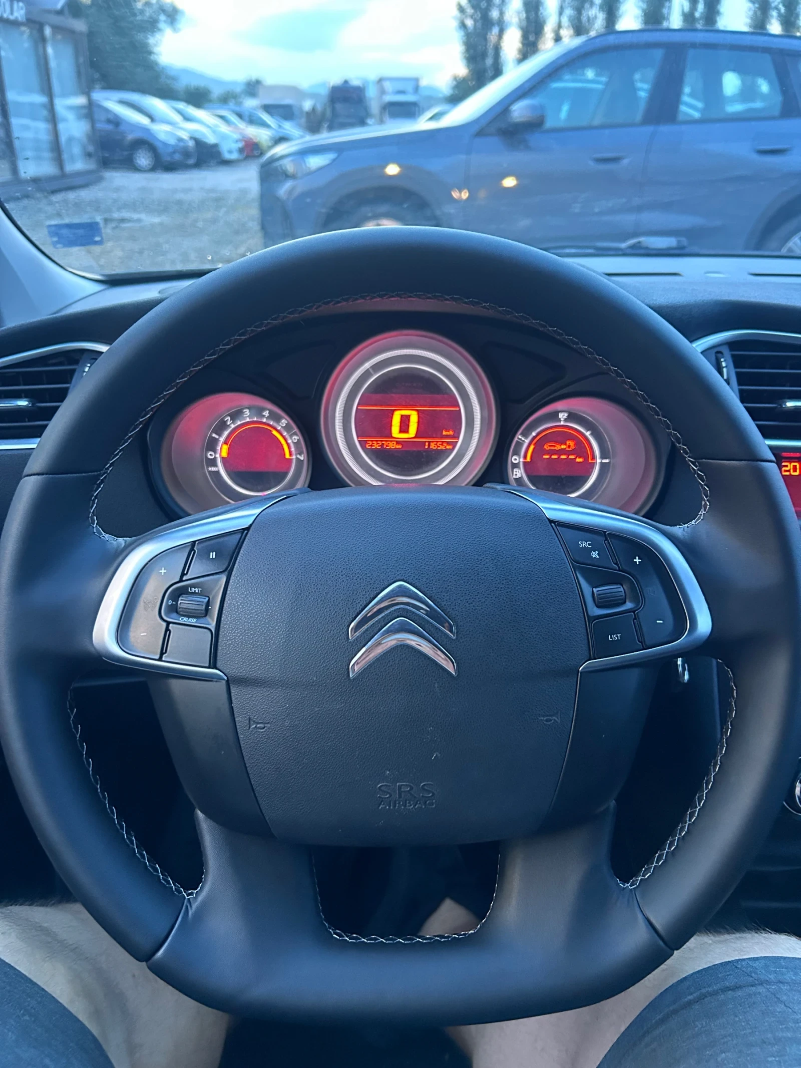 Citroen C4 1.6 HDI EURO 5 С РЕГИСТРИРАЦИЯ, снимка 13 - Автомобили и джипове - 54768315