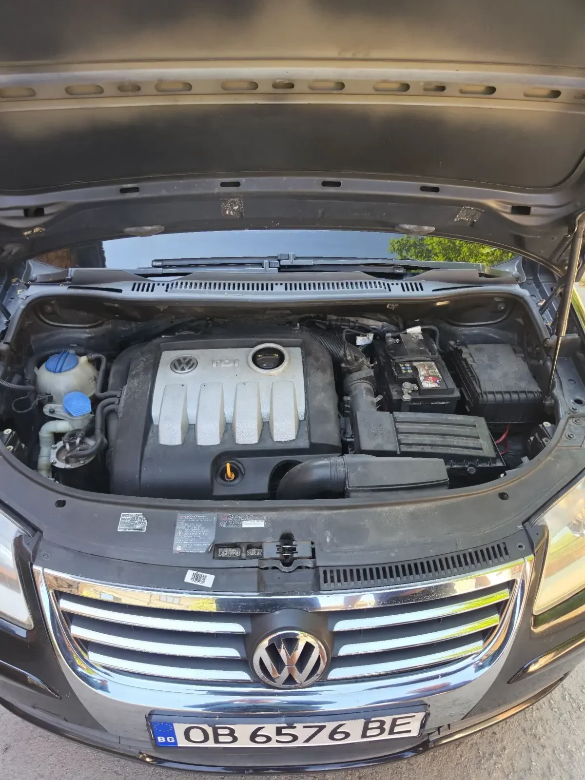 VW Touran, снимка 10 - Автомобили и джипове - 55736250