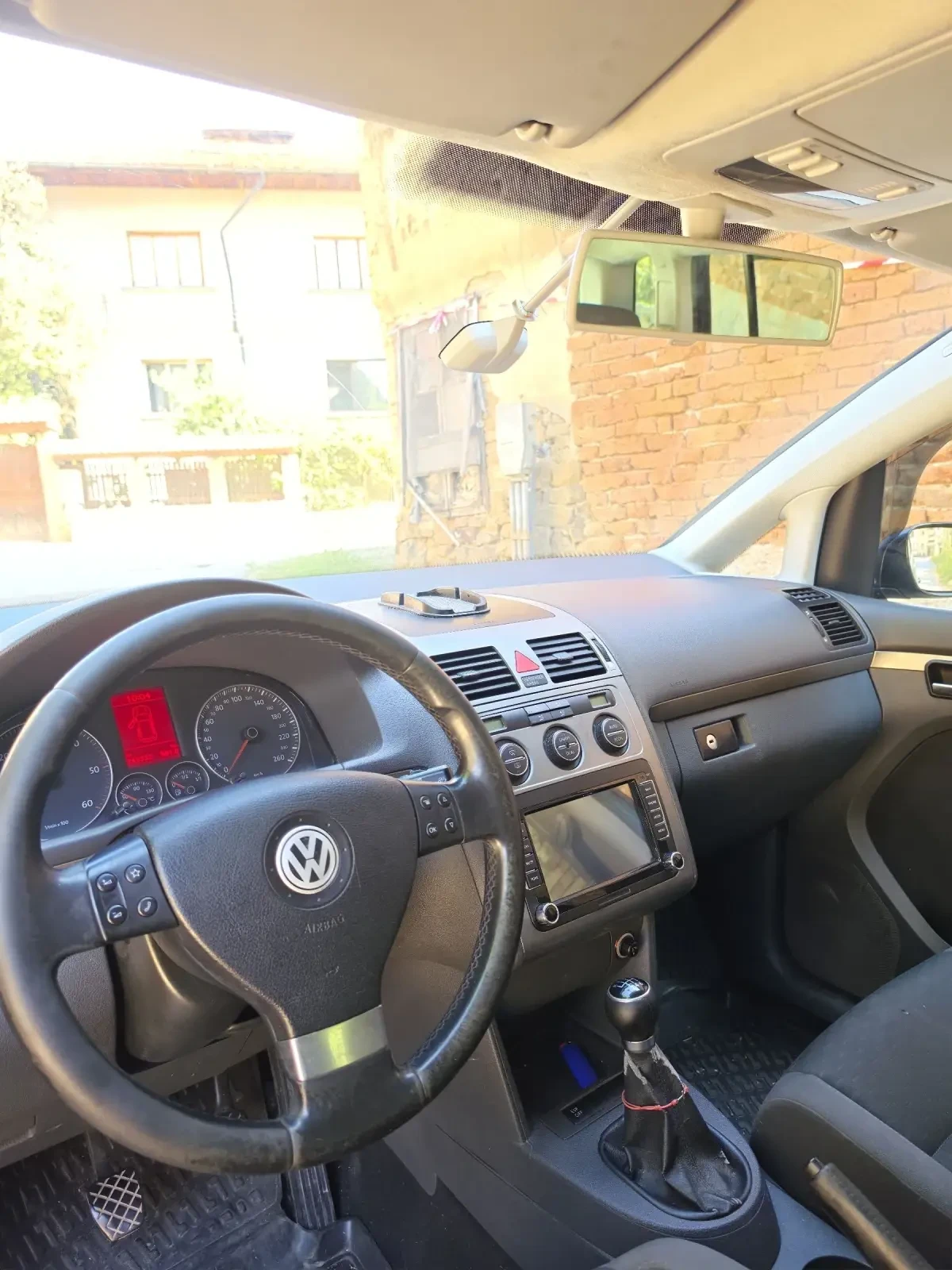 VW Touran, снимка 9 - Автомобили и джипове - 55736250