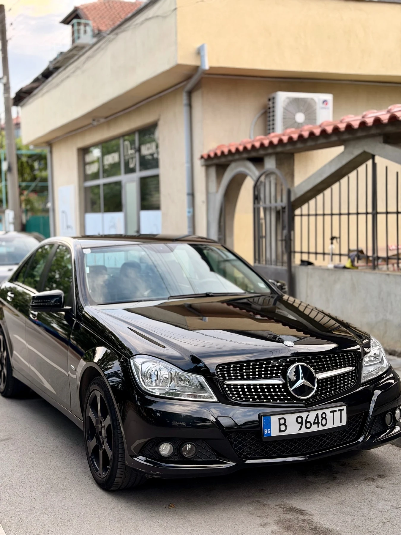 Mercedes-Benz C 220, снимка 4 - Автомобили и джипове - 55891266