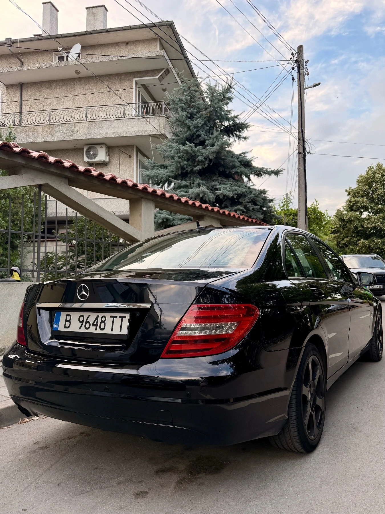 Mercedes-Benz C 220, снимка 2 - Автомобили и джипове - 55891266