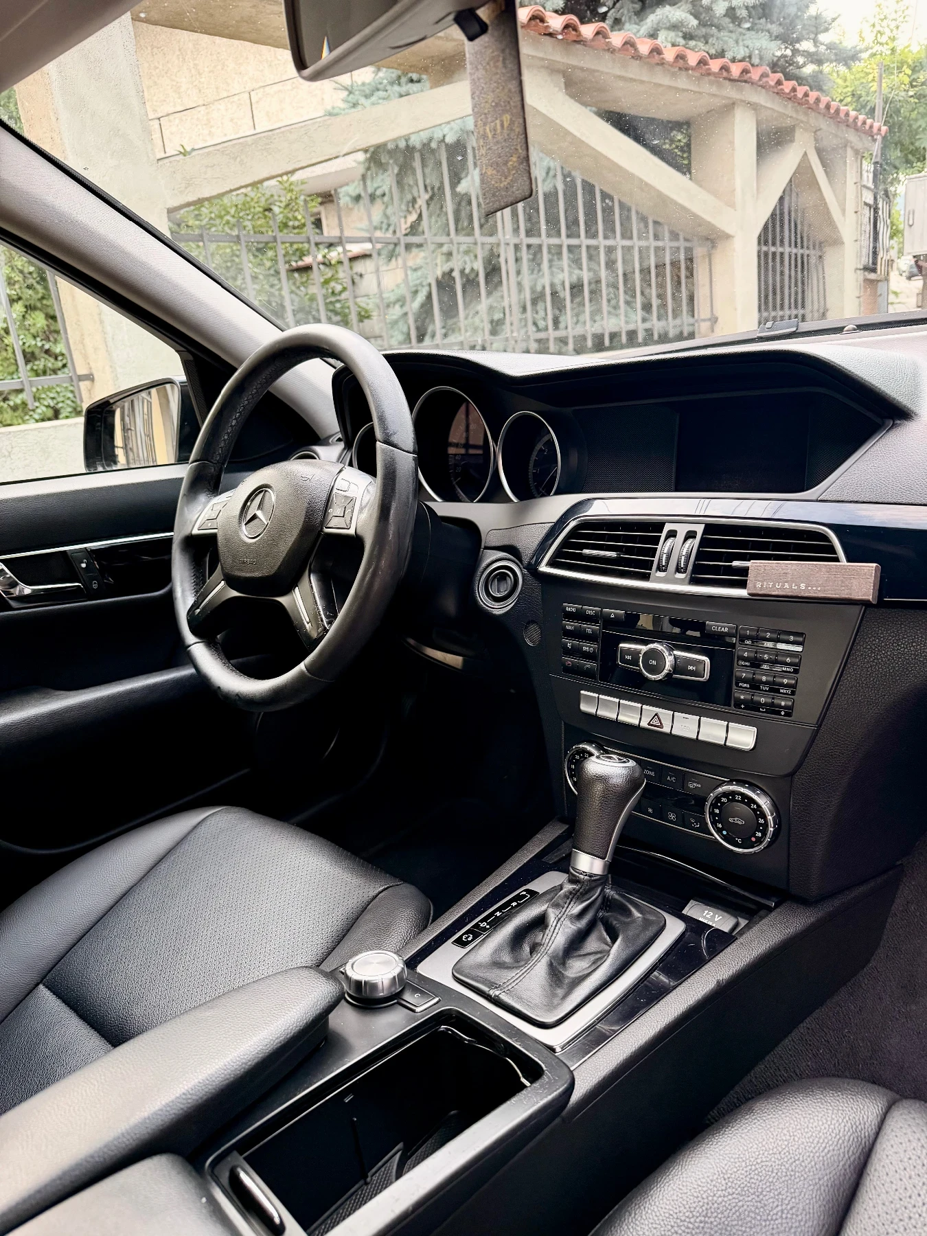 Mercedes-Benz C 220, снимка 7 - Автомобили и джипове - 55891266
