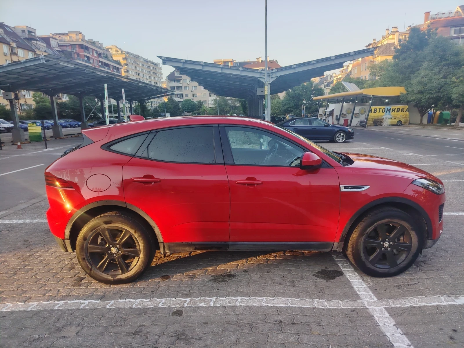 Jaguar E-pace, снимка 4 - Автомобили и джипове - 56211824