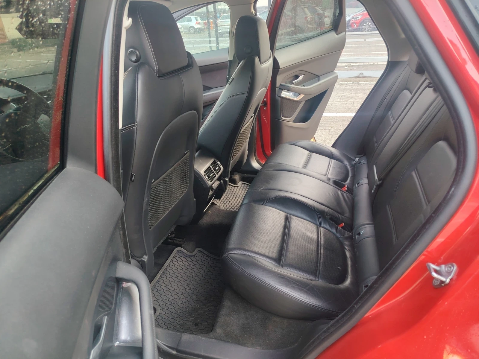 Jaguar E-pace, снимка 9 - Автомобили и джипове - 56211824