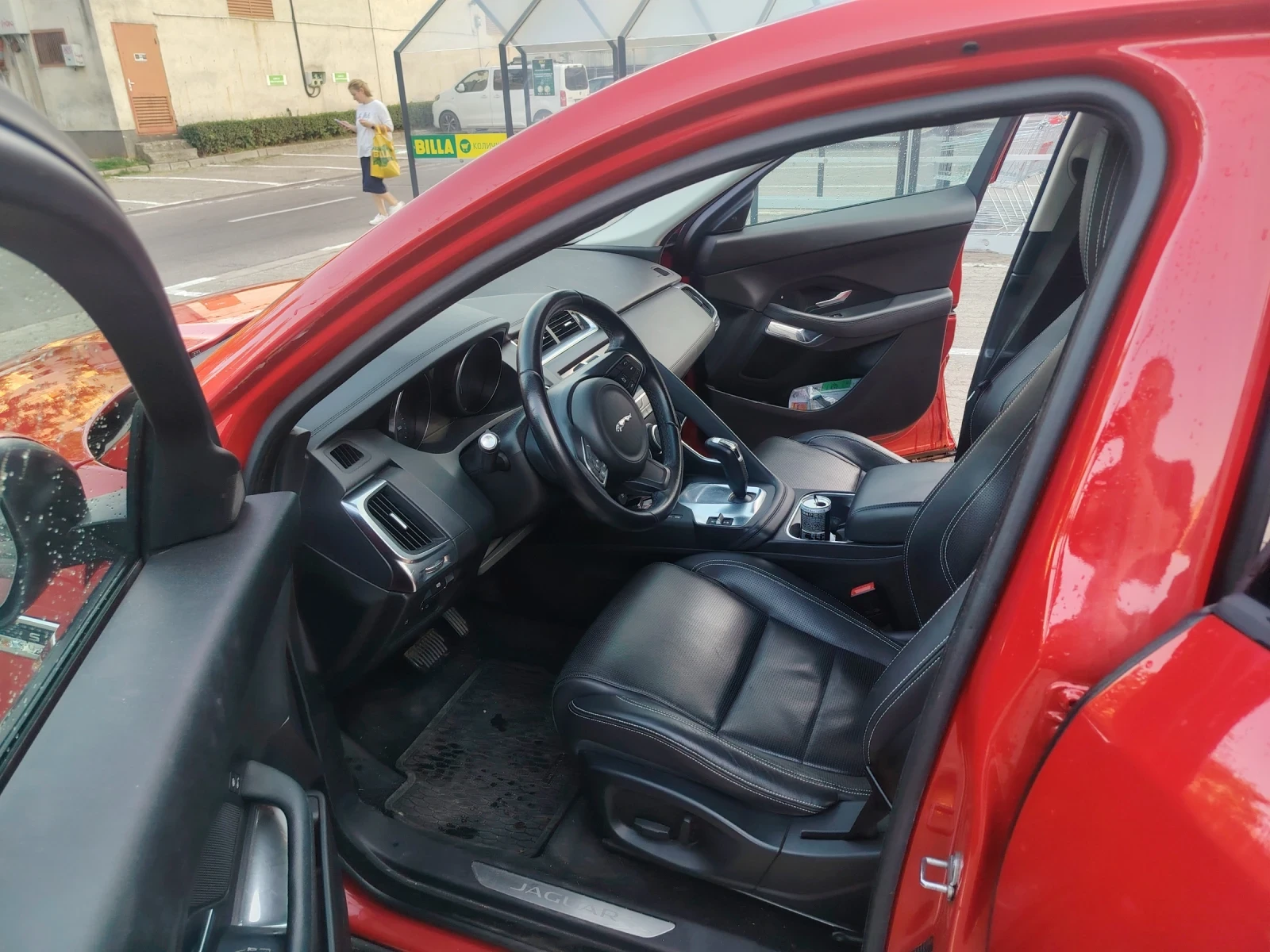 Jaguar E-pace, снимка 8 - Автомобили и джипове - 56211824