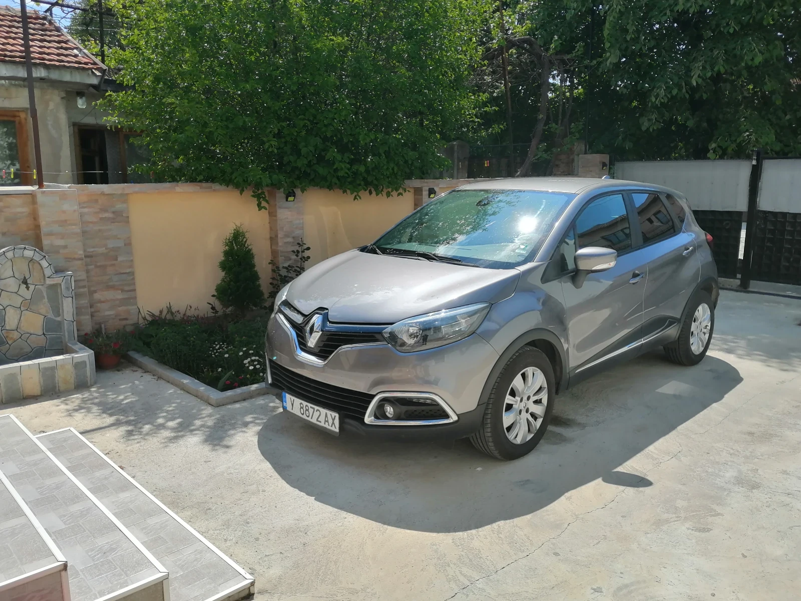 Renault Captur 1.5 DCI, снимка 5 - Автомобили и джипове - 56337841