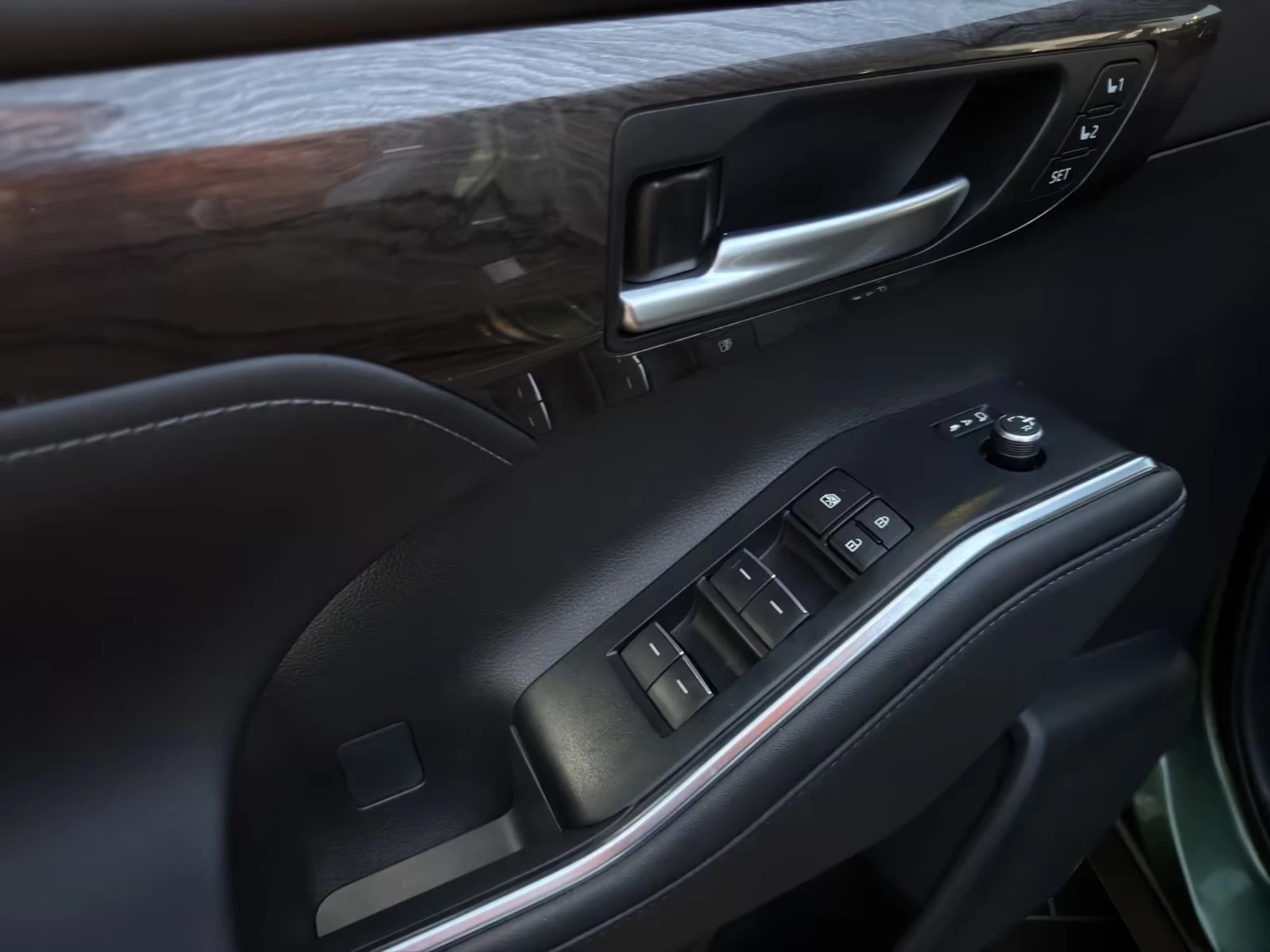 Toyota Highlander 2.5HEV/247HP/LUXURY/7S/PANO/360/NAVI/LED/945v | Mobile.bg � ����������� 11