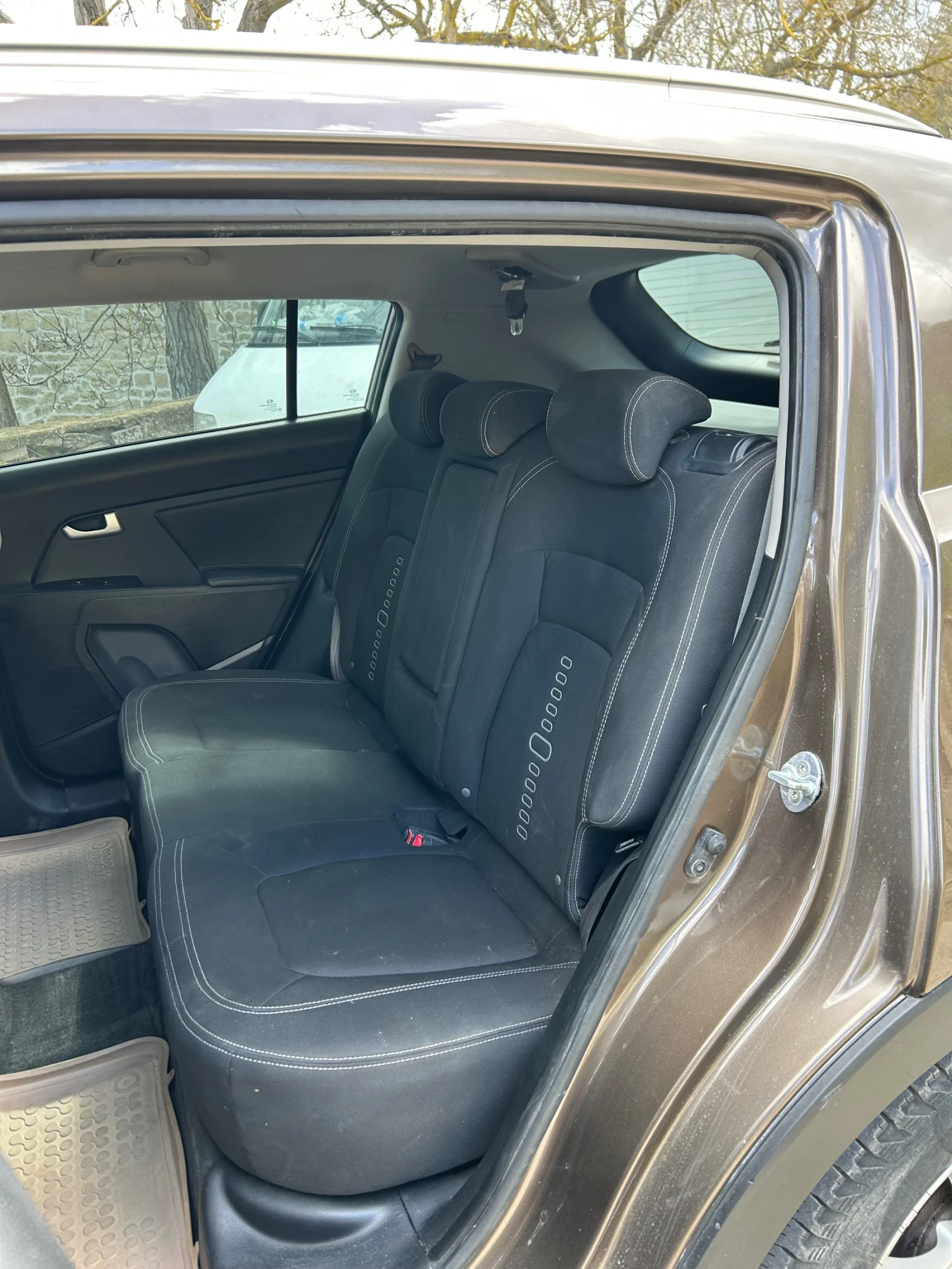 Kia Sportage, снимка 8 - Автомобили и джипове - 54248543