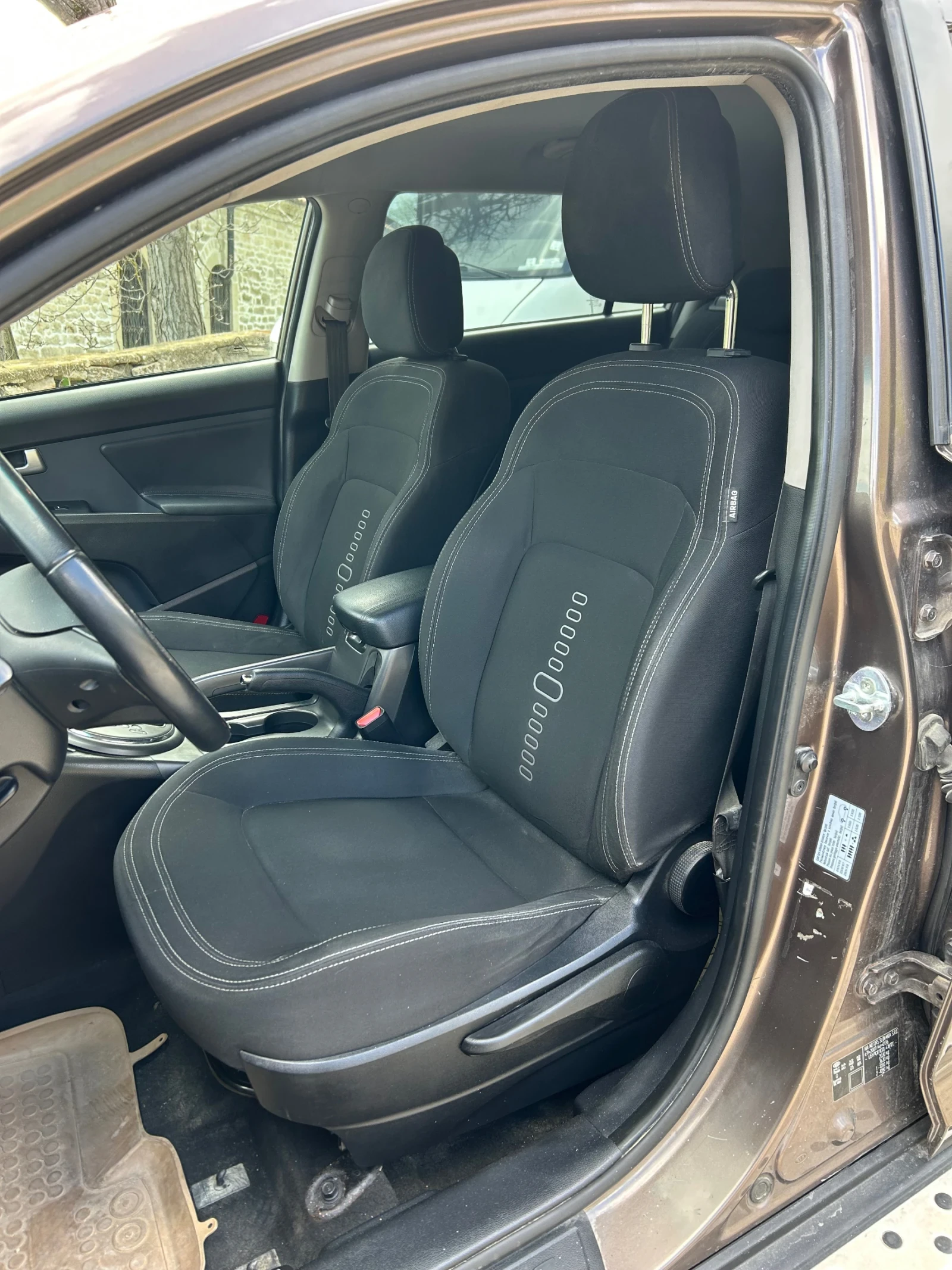 Kia Sportage, снимка 6 - Автомобили и джипове - 54248543