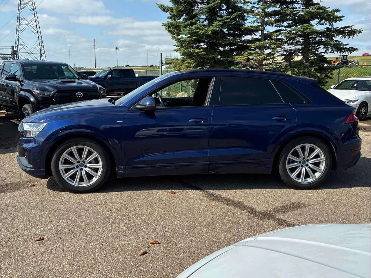 Audi Q8 * Technik * CARFAX * ОПЦИЯ ЗА ФИНАНСИРАНЕ, снимка 2 - Автомобили и джипове - 55354014
