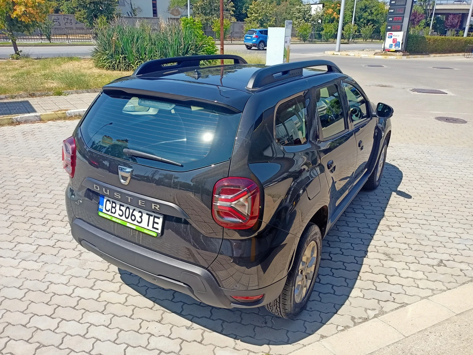 Dacia Duster 1.3TCe автоматик, снимка 4 - Автомобили и джипове - 55556018